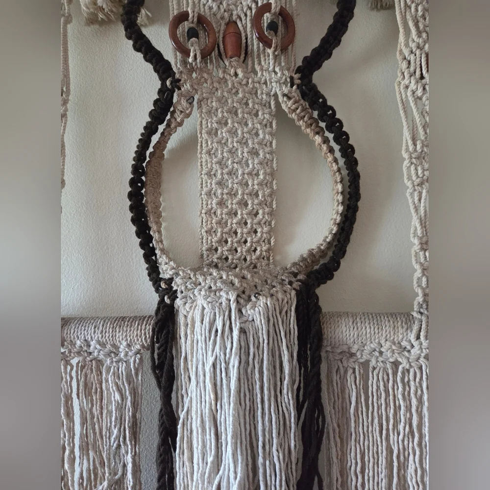 Large BoHo Owl Macrame Jute Bead Wall Hanging Vintage 1970's MCM Folk Art